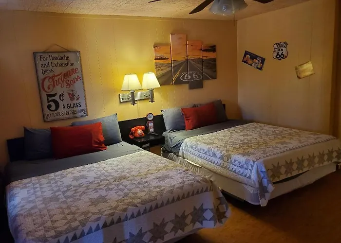 Brad\'S Desert Inn