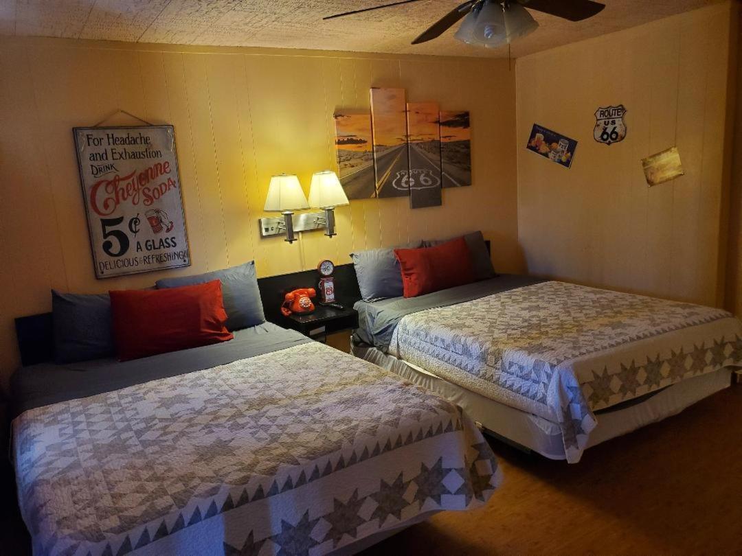 Brad's Desert Motel